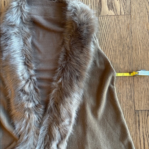 Brown Sleeveless Vest Sweater with Faux Fur Trim - Picture 10 of 13
